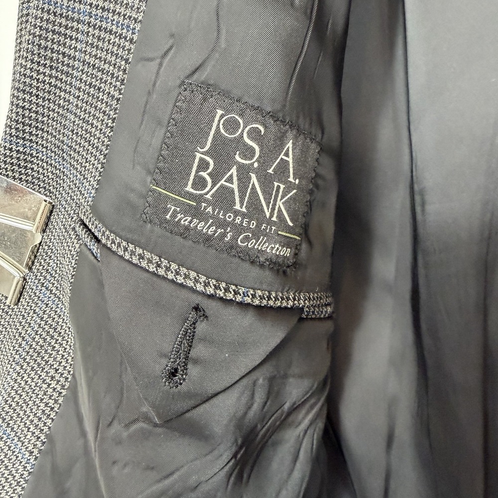 Jos A Bank Traveler's Collection 43L Sport Coat Gray Blue Windowpane Wool Blazer - Picture 4 of 14